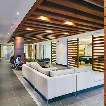 Stunning Condo Wit Amazing View 5Mins From Cntower Торонто Экстерьер фото