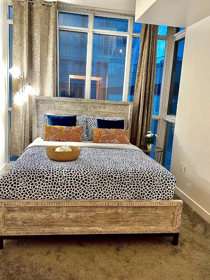 Stunning Condo Wit Amazing View 5Mins From Cntower Торонто Экстерьер фото